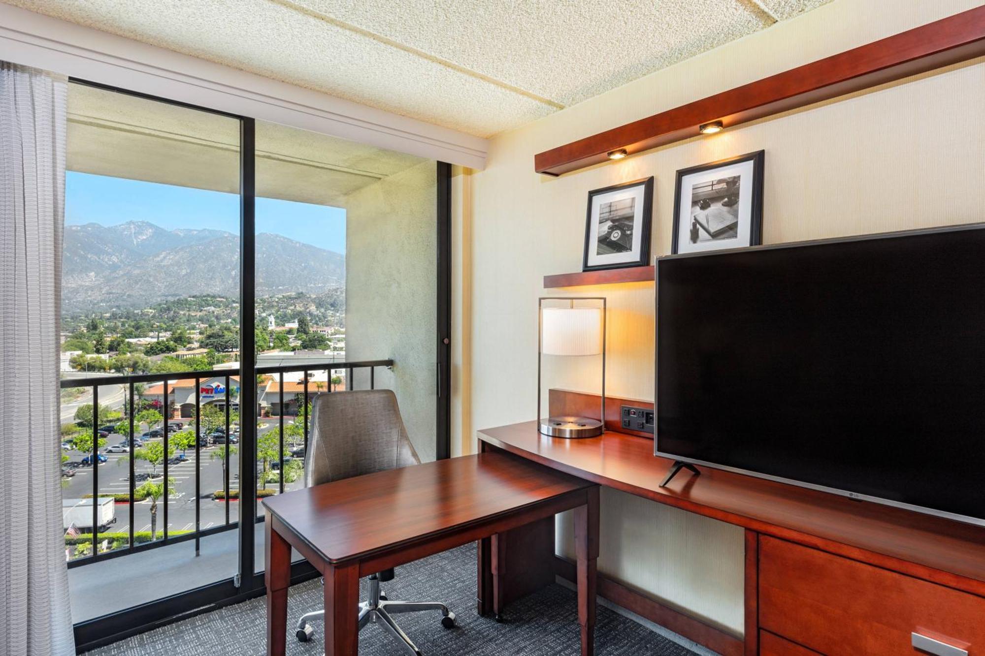 Courtyard By Marriott Los Angeles Pasadena/Monrovia Exterior foto